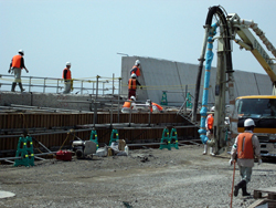 Bulk-up construction of the seawall